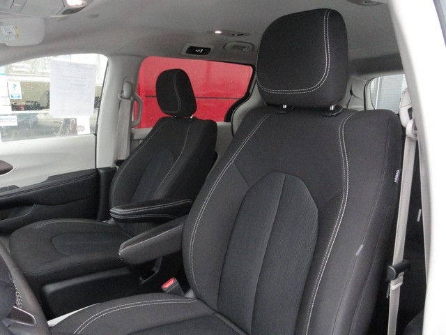 Chrysler Voyager LX FWD 2023