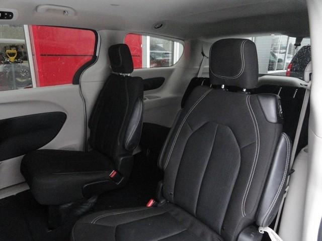 Chrysler Voyager LX FWD 2023