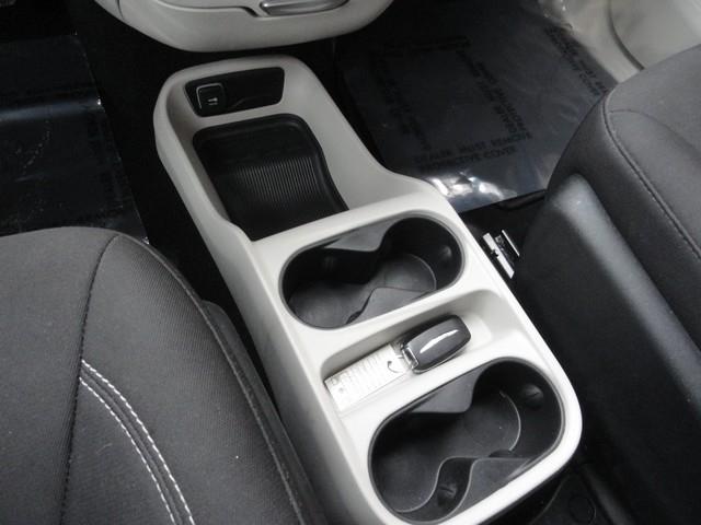 Chrysler Voyager LX FWD 2023