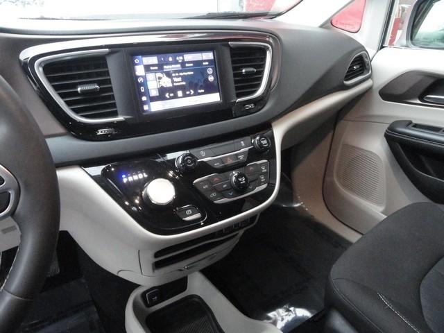 Chrysler Voyager LX FWD 2023