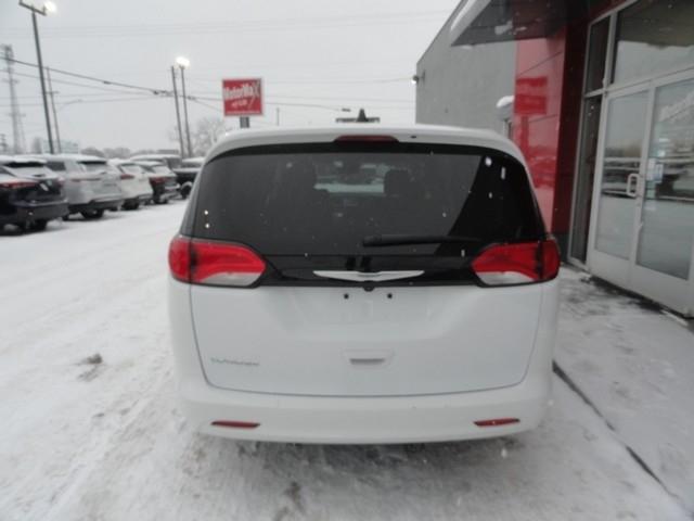 Chrysler Voyager LX FWD 2023