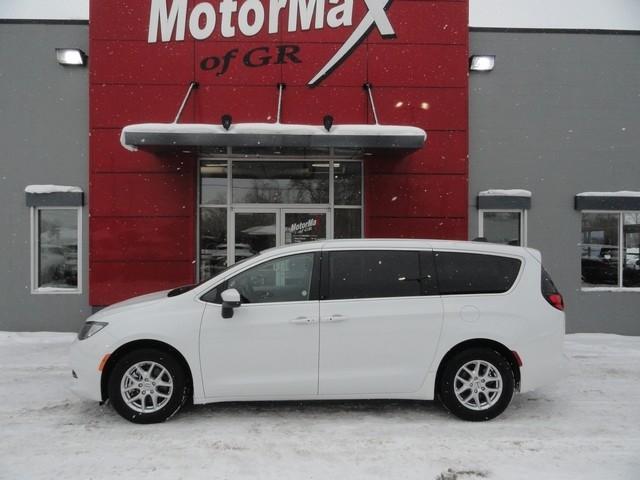 Chrysler Voyager LX FWD 2023