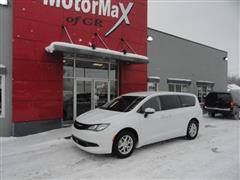 2023 Chrysler Voyager 