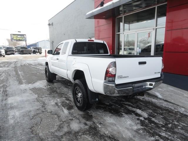 Toyota Tacoma 4WD Access Cab V6 MT (Natl) 2013