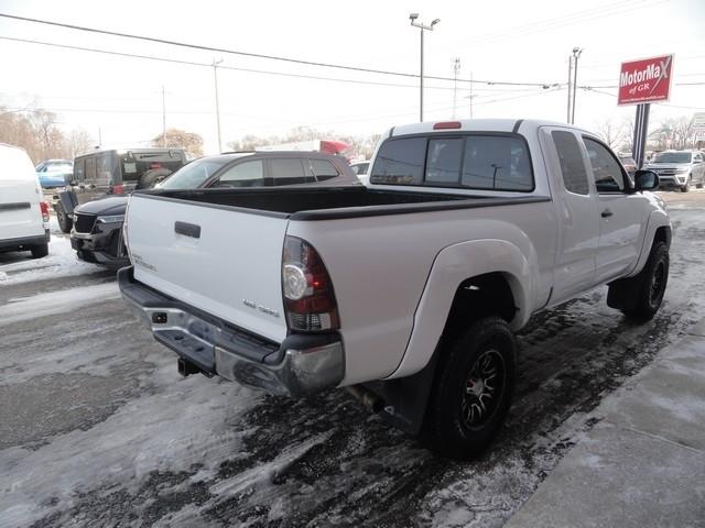 Toyota Tacoma 4WD Access Cab V6 MT (Natl) 2013