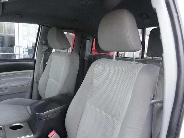 Toyota Tacoma 4WD Access Cab V6 MT (Natl) 2013