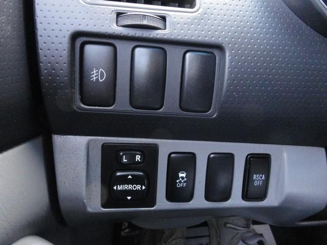 Toyota Tacoma 4WD Access Cab V6 MT (Natl) 2013