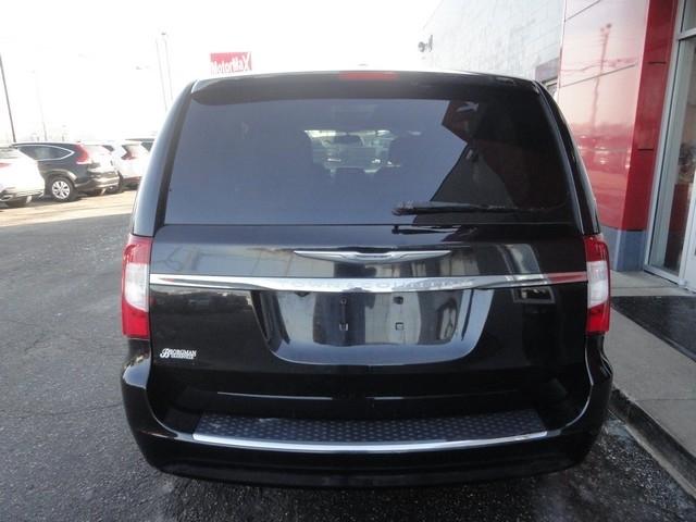 Chrysler Town & Country 4dr Wgn Touring 2014