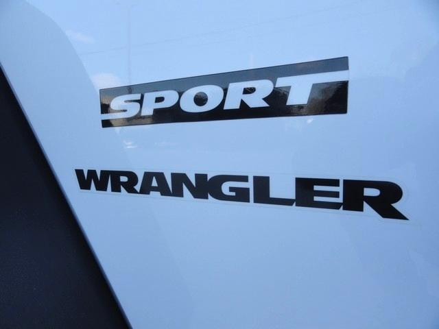 Jeep Wrangler 4WD 2dr Sport 2012