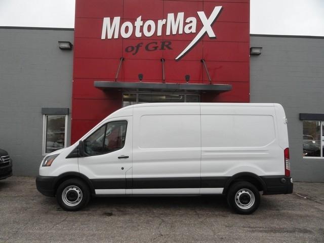 Ford Transit Van T-250 148" Med Rf 9000 GVWR Sliding RH Dr 2019