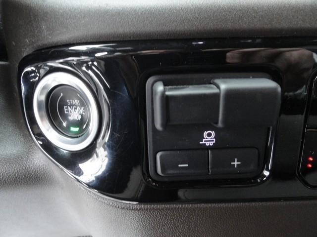 Chevrolet Silverado 1500 4WD Crew Cab 157" LT 2022