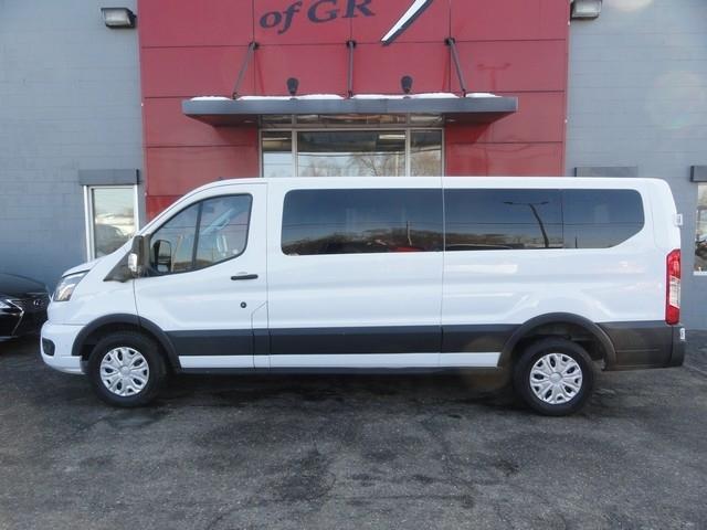 Ford Transit Passenger Wagon T-350 148" Low Roof XLT RWD 2023