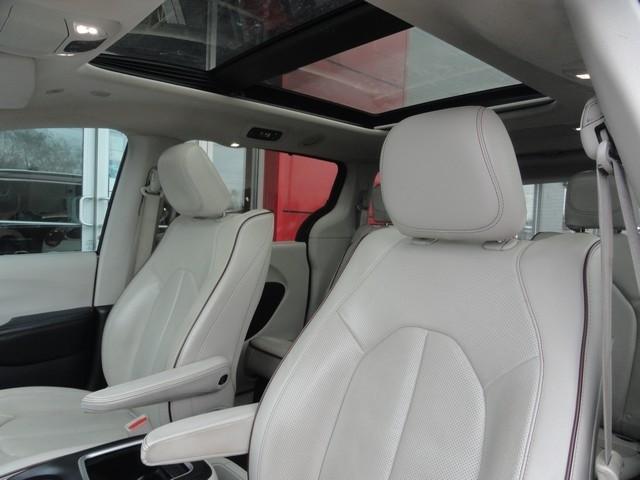 Chrysler Pacifica Limited FWD 2019