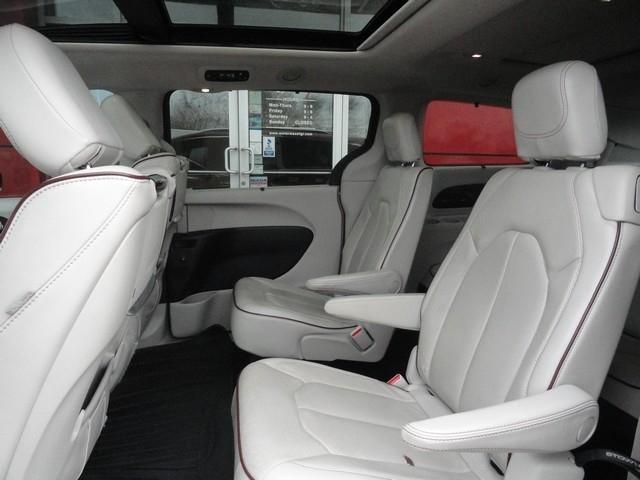 Chrysler Pacifica Limited FWD 2019