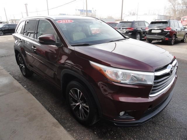 Toyota Highlander AWD 4dr V6 XLE (Natl) 2016