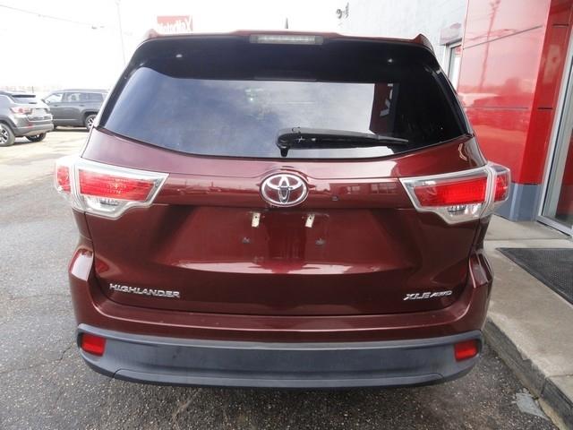 Toyota Highlander AWD 4dr V6 XLE (Natl) 2016