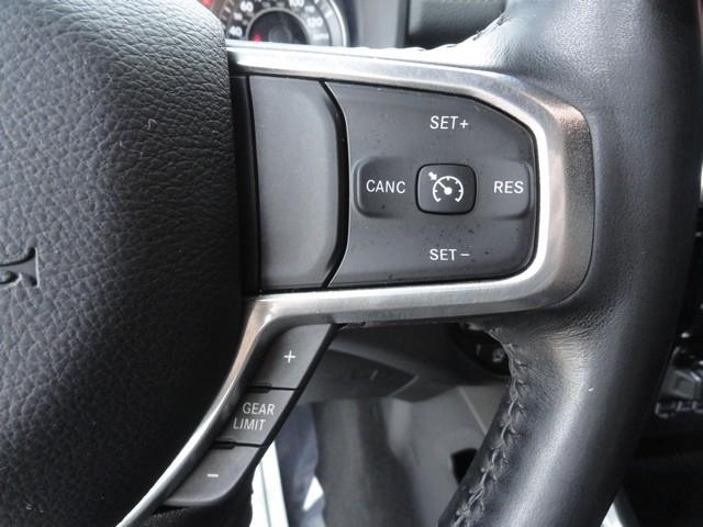 RAM 1500 Laramie 4x4 Crew Cab 5'7" Box 2023