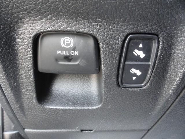 RAM 1500 Laramie 4x4 Crew Cab 5'7" Box 2023