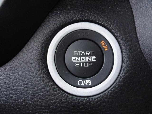 RAM 1500 Laramie 4x4 Crew Cab 5'7" Box 2023