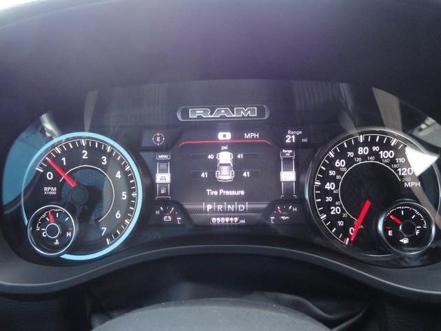 RAM 1500 Laramie 4x4 Crew Cab 5'7" Box 2023