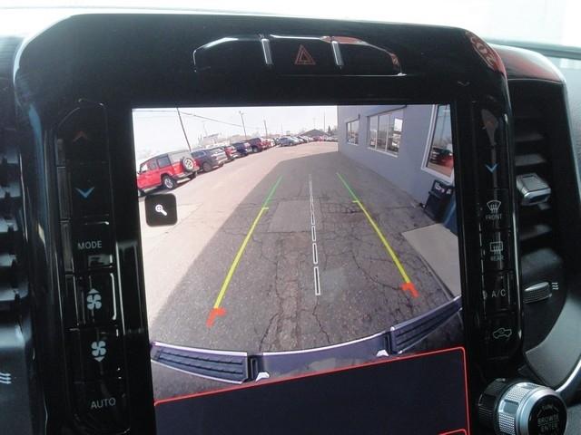 RAM 1500 Laramie 4x4 Crew Cab 5'7" Box 2023