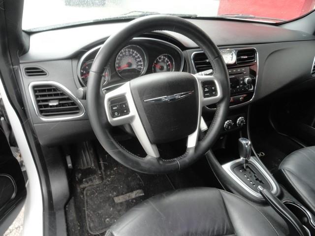 Chrysler 200 4dr Sdn Limited 2013