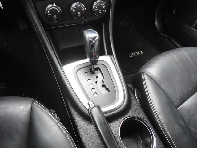 Chrysler 200 4dr Sdn Limited 2013