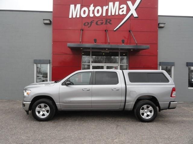 RAM 1500 Big Horn 4x4 Crew Cab 5'7" Box 2022