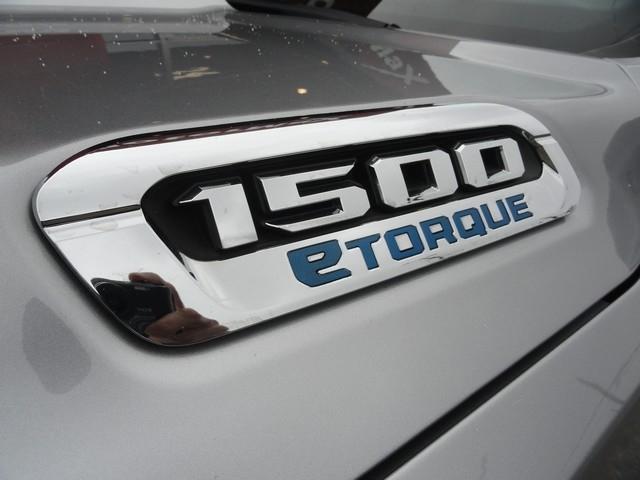 RAM 1500 Big Horn 4x4 Crew Cab 5'7" Box 2022