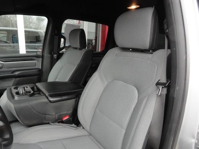 RAM 1500 Big Horn 4x4 Crew Cab 5'7" Box 2022