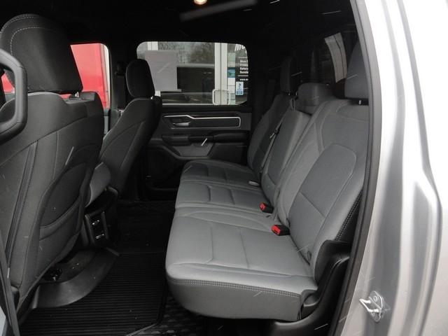 RAM 1500 Big Horn 4x4 Crew Cab 5'7" Box 2022