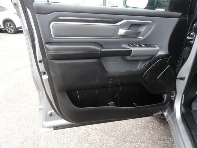 RAM 1500 Big Horn 4x4 Crew Cab 5'7" Box 2022