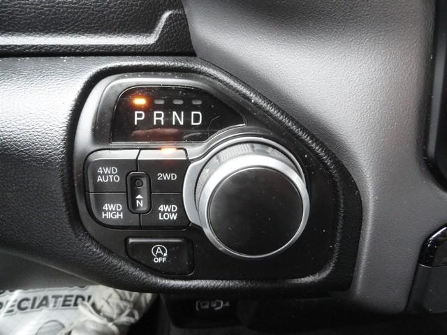 RAM 1500 Big Horn 4x4 Crew Cab 5'7" Box 2022