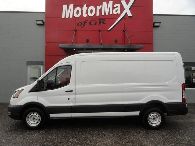 Ford Transit Cargo Van T-250 130" Med Rf 9070 GVWR RWD 2020