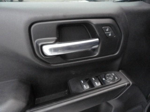 Chevrolet Silverado 1500 4WD Crew Cab 147" Custom 2020