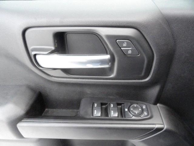 Chevrolet Silverado 1500 4WD Crew Cab 147" Custom 2020