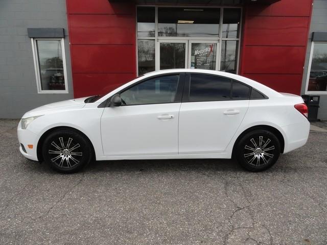 Chevrolet Cruze 4dr Sdn Auto LS 2013