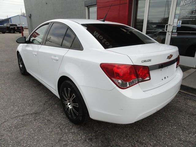 Chevrolet Cruze 4dr Sdn Auto LS 2013