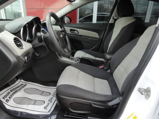 Chevrolet Cruze 4dr Sdn Auto LS 2013