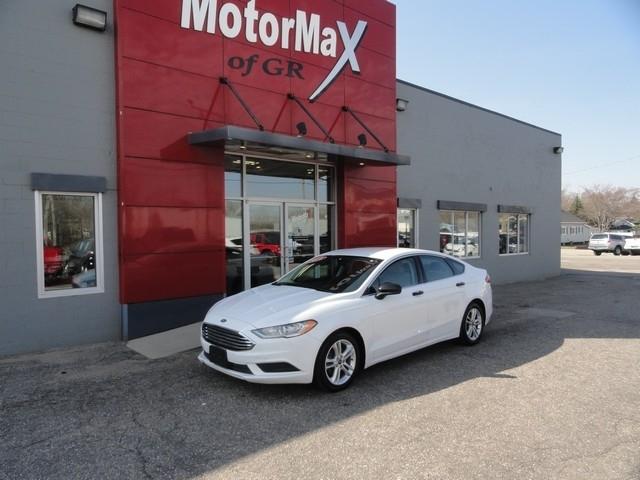 Ford Fusion Hybrid S FWD 2018