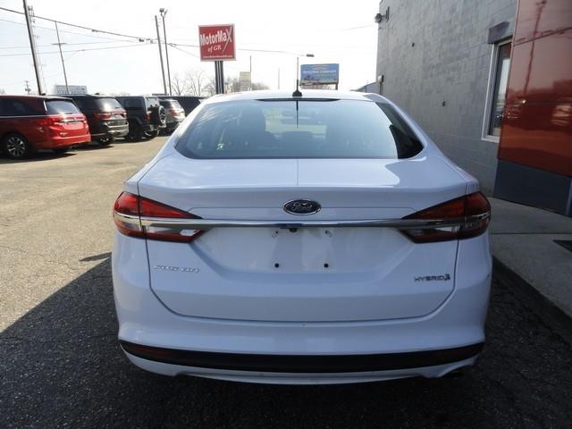 Ford Fusion Hybrid S FWD 2018