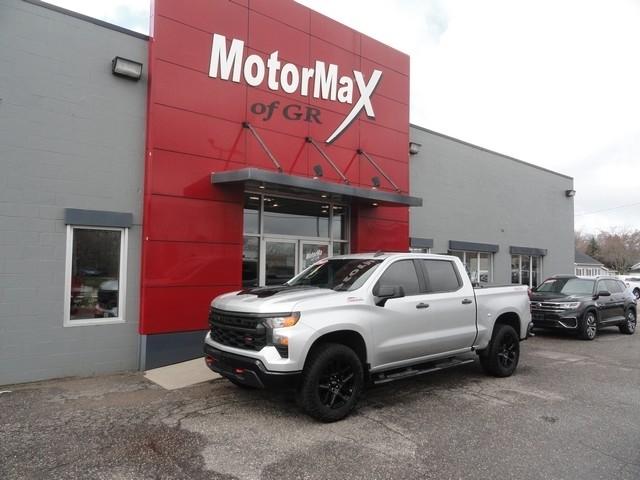 Chevrolet Silverado 1500 4WD Crew Cab 147" Custom Trail Boss 2022