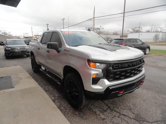 Chevrolet Silverado 1500 4WD Crew Cab 147" Custom Trail Boss 2022