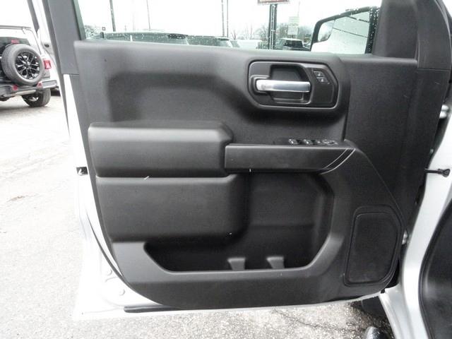 Chevrolet Silverado 1500 4WD Crew Cab 147" Custom Trail Boss 2022