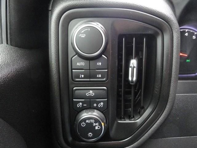 Chevrolet Silverado 1500 4WD Crew Cab 147" Custom Trail Boss 2022