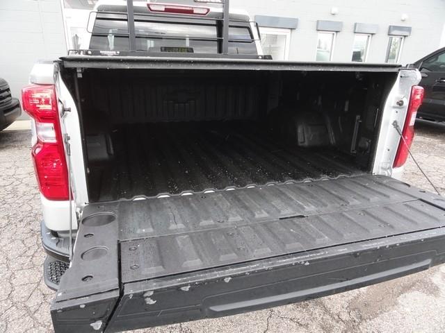 Chevrolet Silverado 1500 4WD Crew Cab 147" Custom Trail Boss 2022