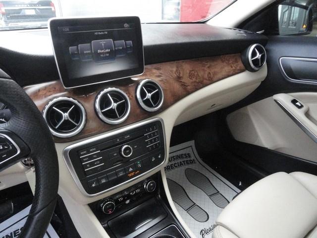 Mercedes-Benz GLA 4MATIC 4dr GLA 250 2016