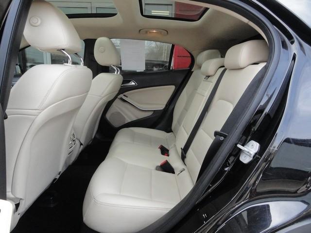 Mercedes-Benz GLA 4MATIC 4dr GLA 250 2016