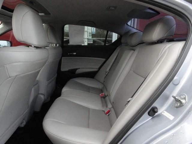 Acura ILX 4dr Sdn w/Technology Plus Pkg 2016