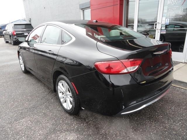 Chrysler 200 4dr Sdn Limited FWD 2015